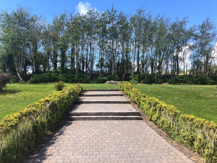Townhouse Clifden: Located In The Heart Of Connemara Villa ภายนอก รูปภาพ