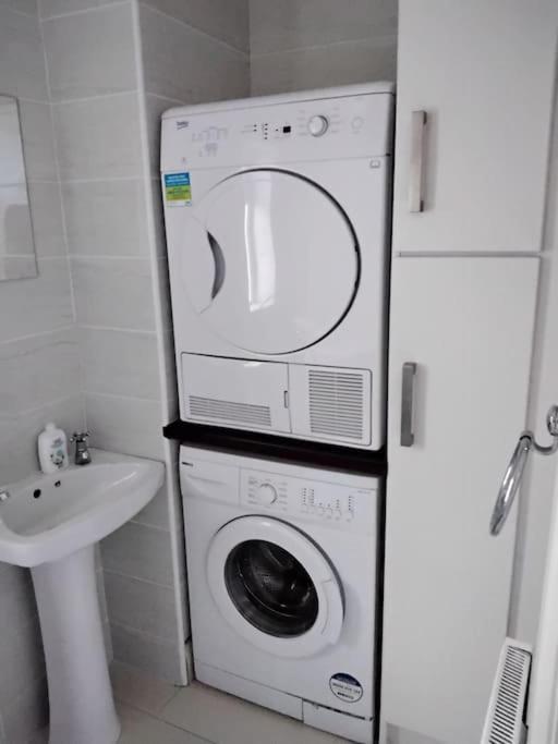 Townhouse Clifden: Located In The Heart Of Connemara Villa ภายนอก รูปภาพ