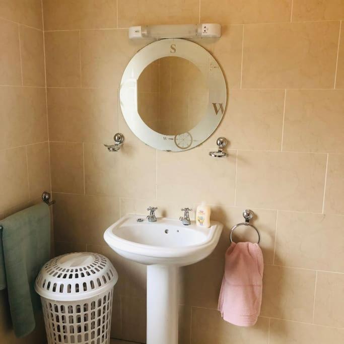 Townhouse Clifden: Located In The Heart Of Connemara Villa ภายนอก รูปภาพ